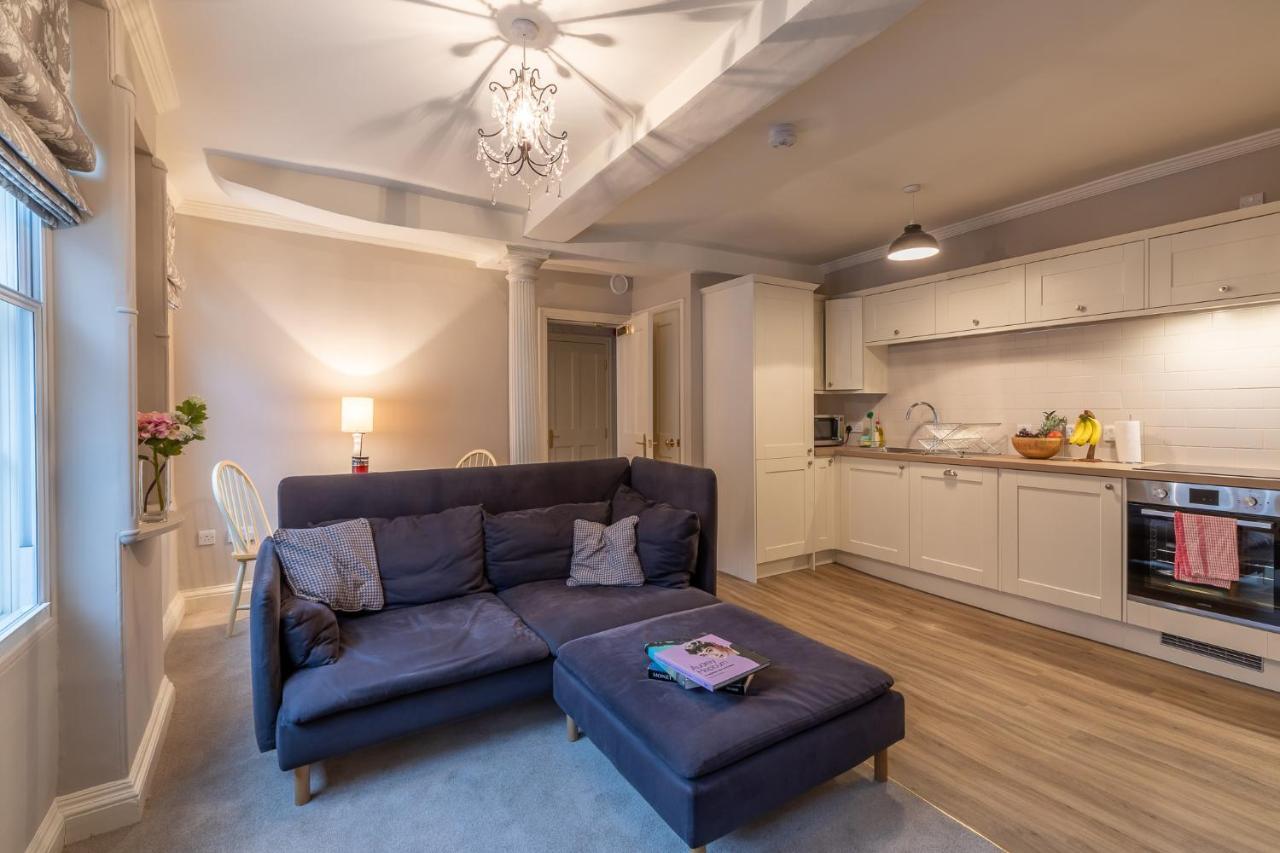 Apartment 3, 71 Micklegate, *